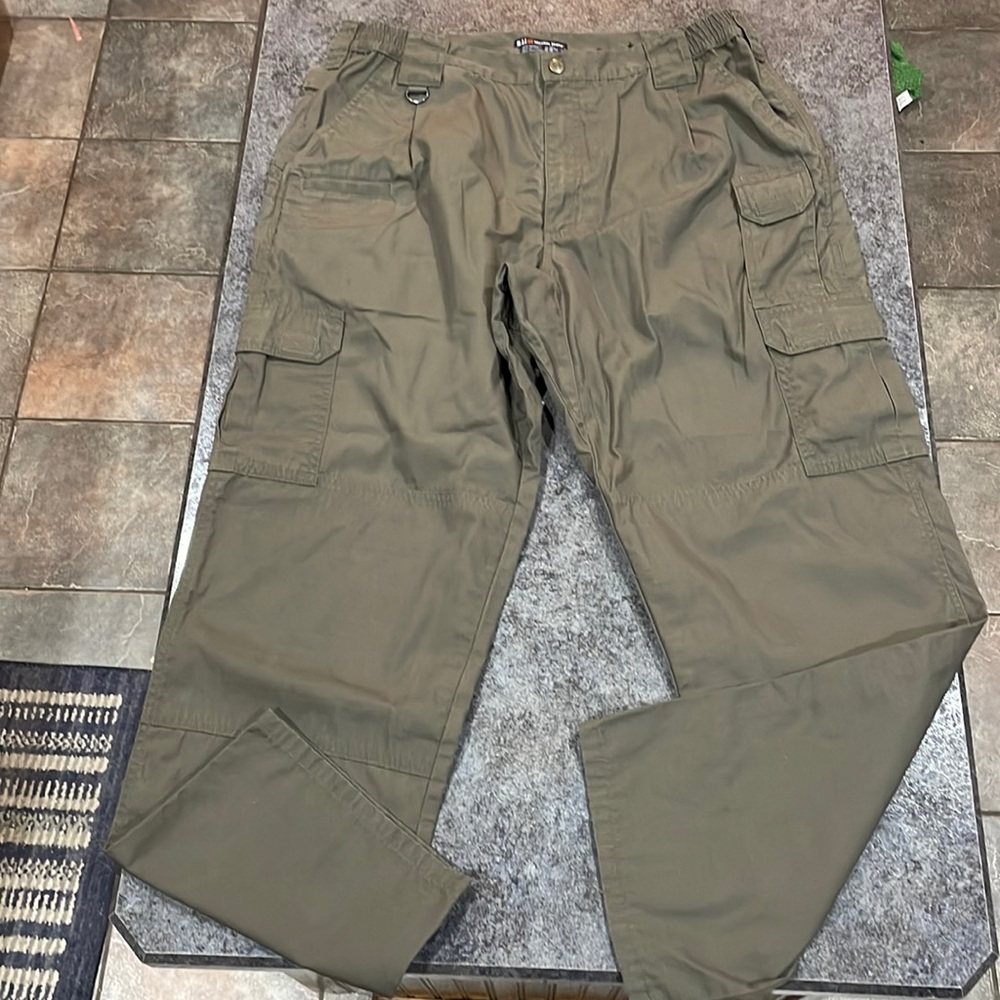 5.11 Tactical Series Men’s Pants * Green * Size 38/32